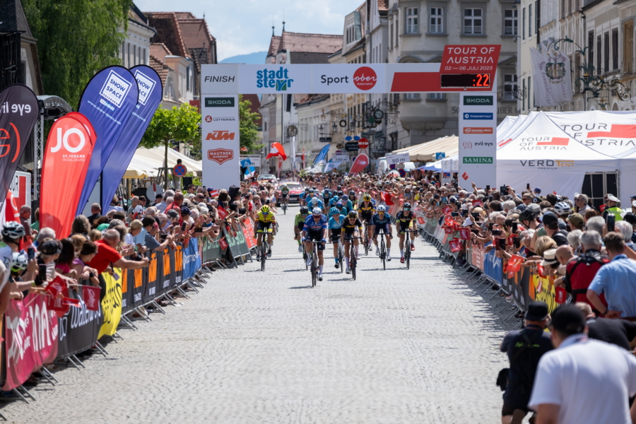 Tour of Austria 2023 am Stadtplatz Steyr