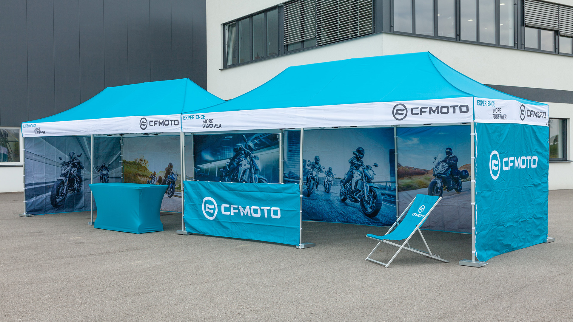 Werbezelt bedruckt mit individuellem Design unseres Kunden cf moto