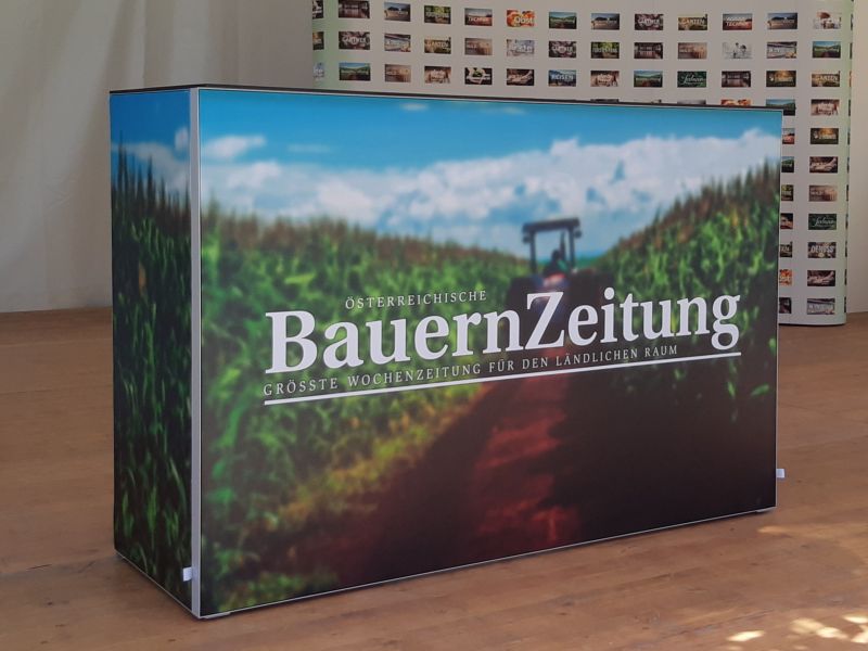 Leuchtender Verkaufstresen mit individuellem Design