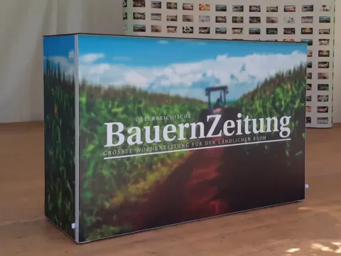 Leuchtender Verkaufstresen mit individuellem Design
