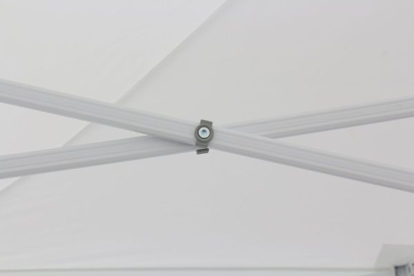 Scherengelenk mit Kunststoff-Gleitschutz am Faltzelt-Gestell Serie Classic
