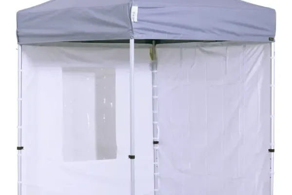 Faltpavillon 2x2 Starter mit Seitenwand mit Fenster – echtes Foto