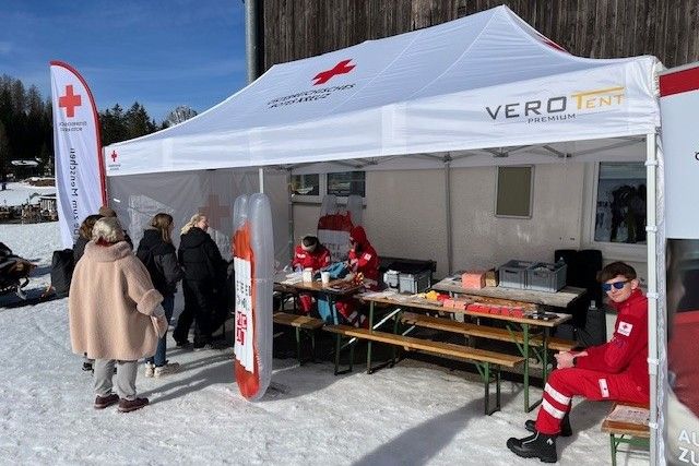 Rotes Kreuz Kirchdorf Einsatzzelt im Einsatz bei Skitag