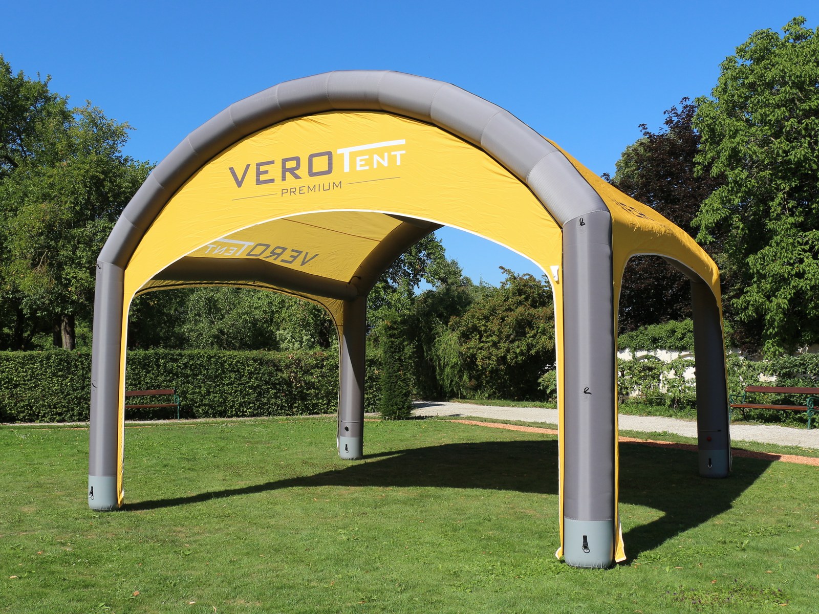 Luftzelt ARC von VeroTENT, aufgebaut ohne Zubehör