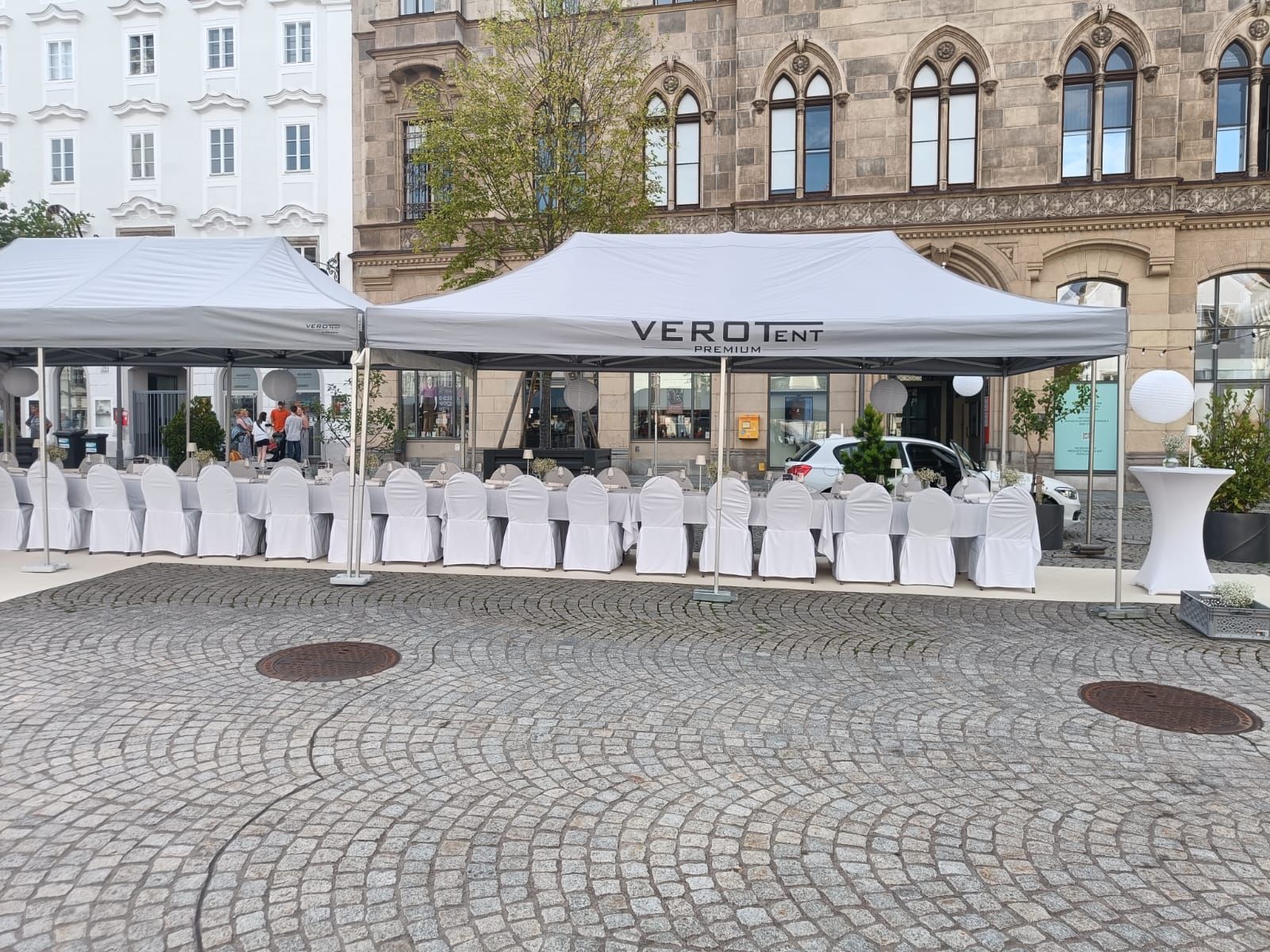 VeroTENT Faltzelte 3x6 m als Festtafel am Hauptplatz Steyr