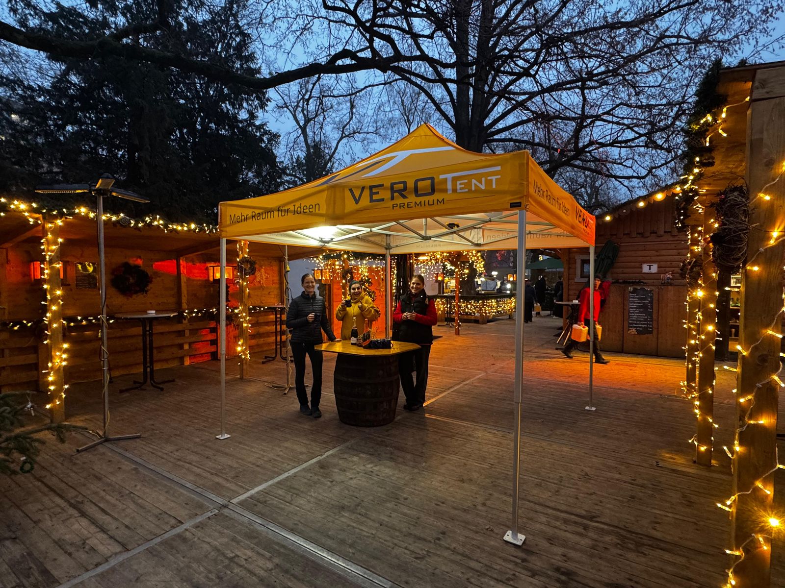 VeroTENT Faltzelt 3x3 m am Adventmarkt mit Heizstrahlern