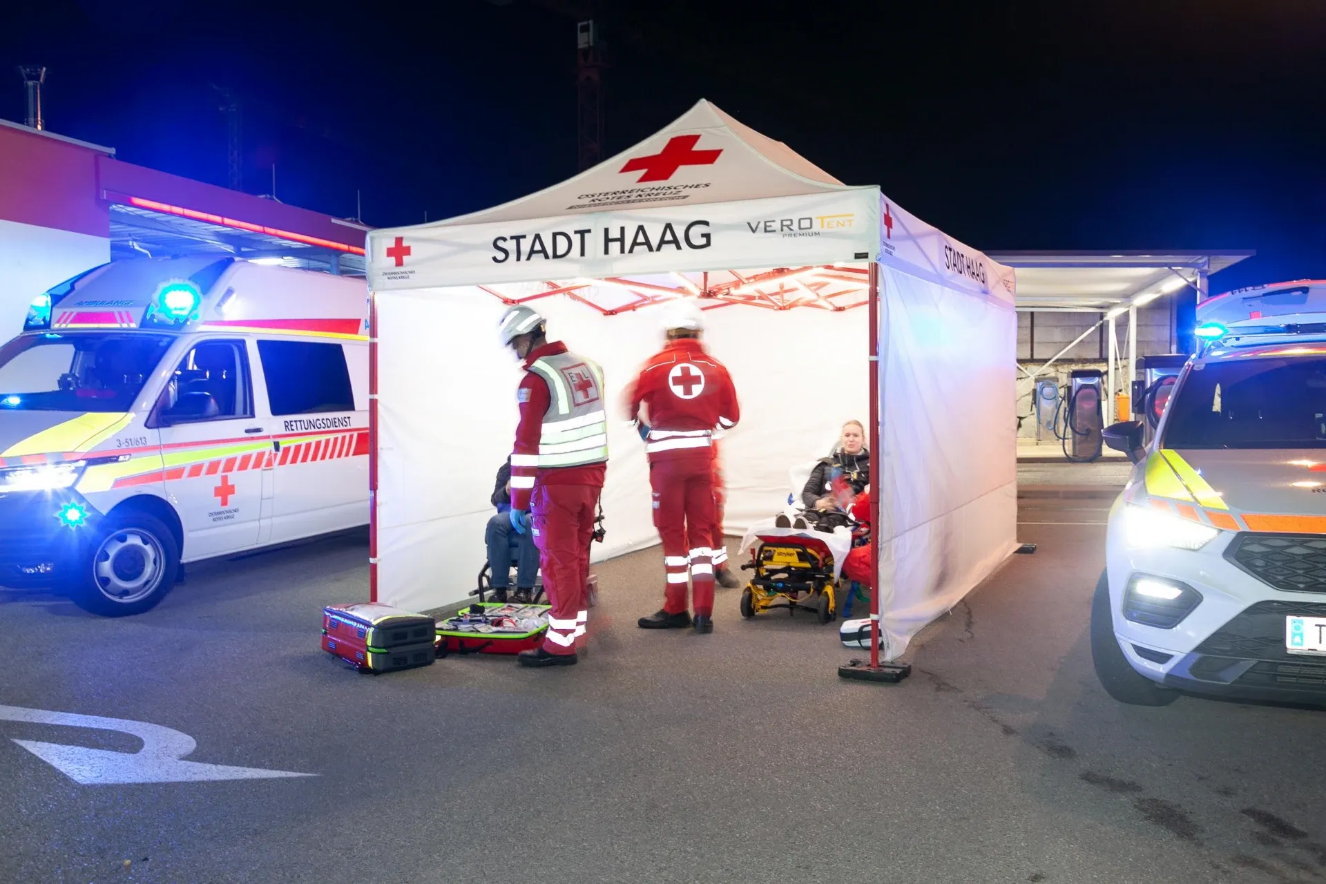 Einsatzzelt der Blaulichtorganisation Rotes Kreuz Stadt Haag